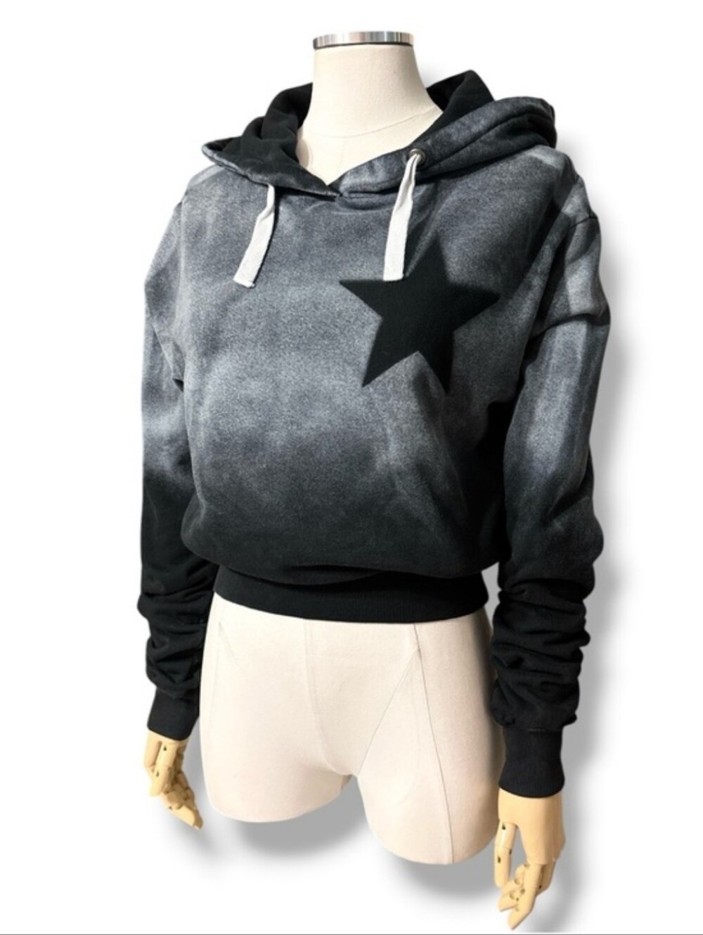 CHRLDR Black & Grey Graffiti Spray Star Cropped Hoodie Size XS